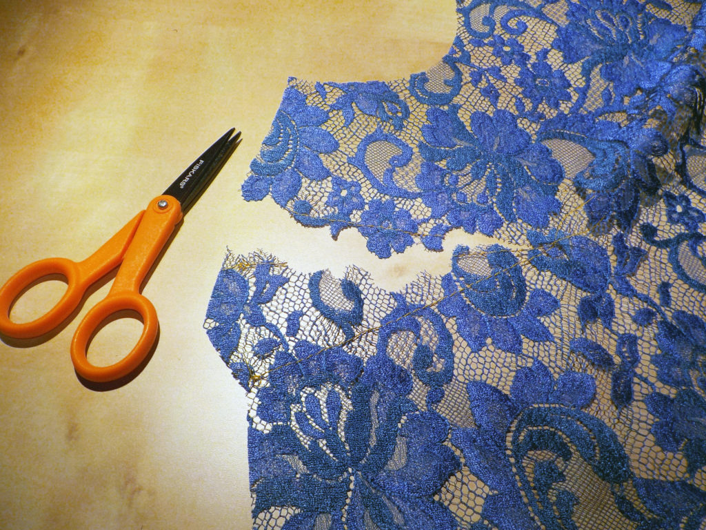 Sewalong Week 6 Lap and Appliqué Lace Darts